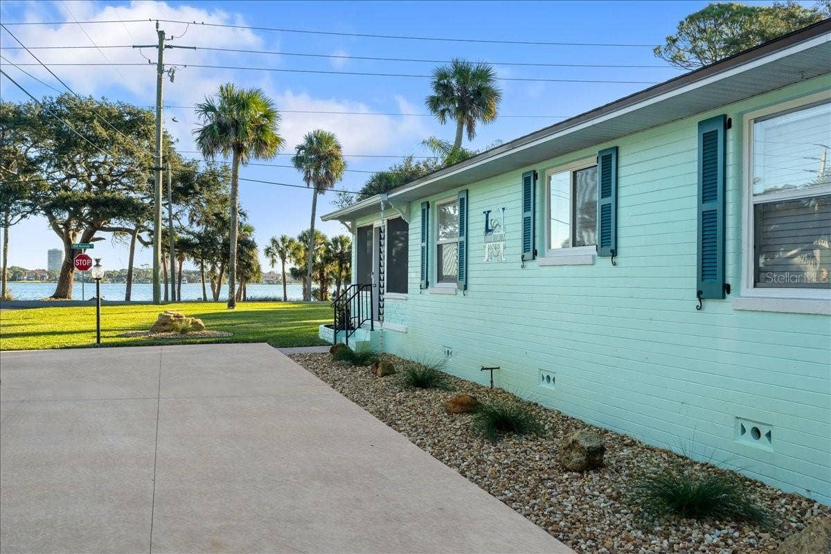1146 RIVERSIDE DRIVE, Daytona Beach, FL 32117 Looking from house to Riverfront