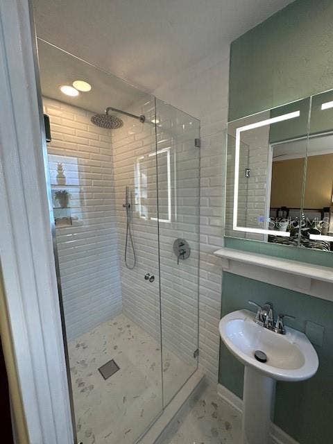 1146 RIVERSIDE DRIVE, Daytona Beach, FL 32117 1146 RIVERSIDE DRIVE, Daytona Beach, FL 32117