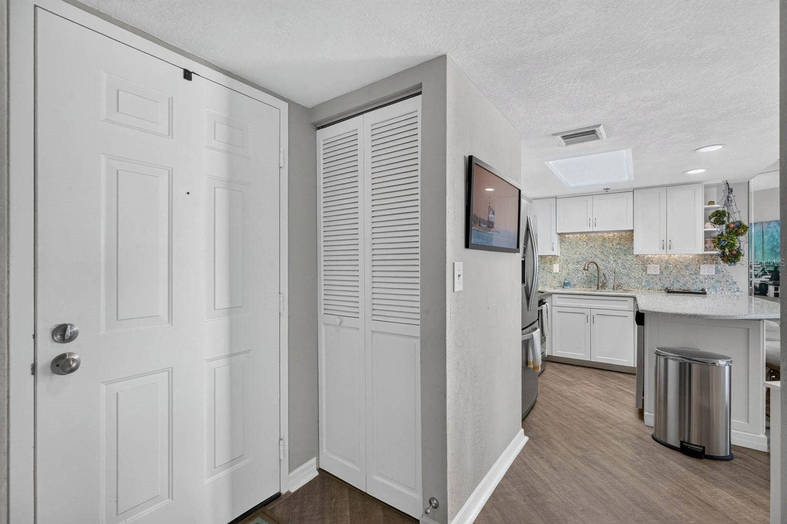 3023 S ATLANTIC AVENUE, #1106, Daytona Beach Shores, FL 32118 Inside Entry to kitdhen