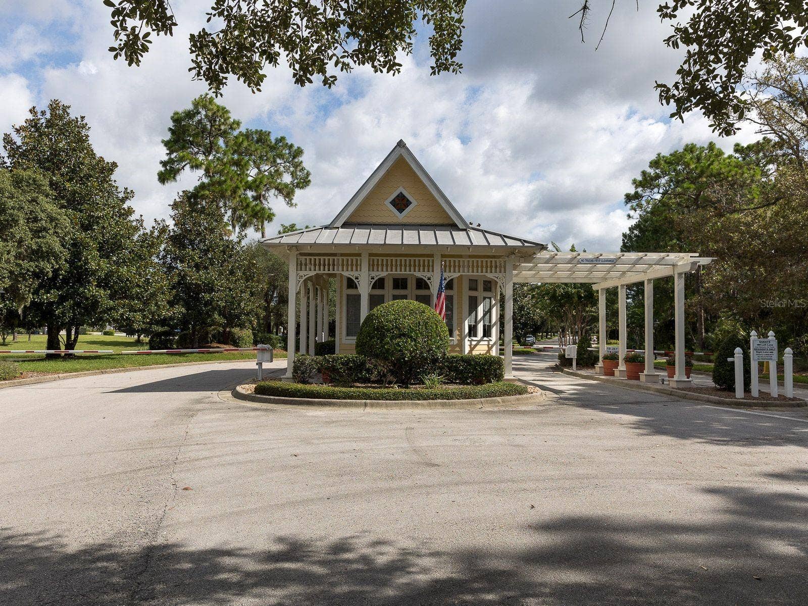 413 CYPRESS HILLS WAY, Deland, FL 32724 2 Gated Entries