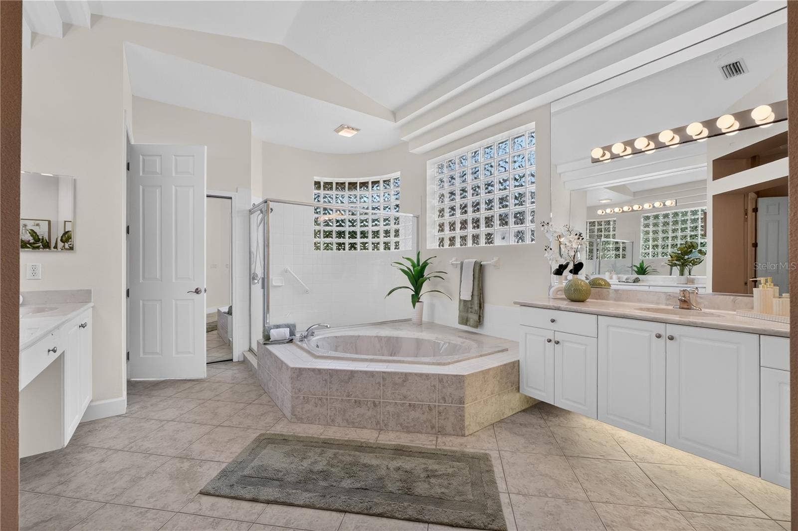 12 BROOK CREST WAY, Ormond Beach, FL 32174 12 BROOK CREST WAY, Ormond Beach, FL 32174