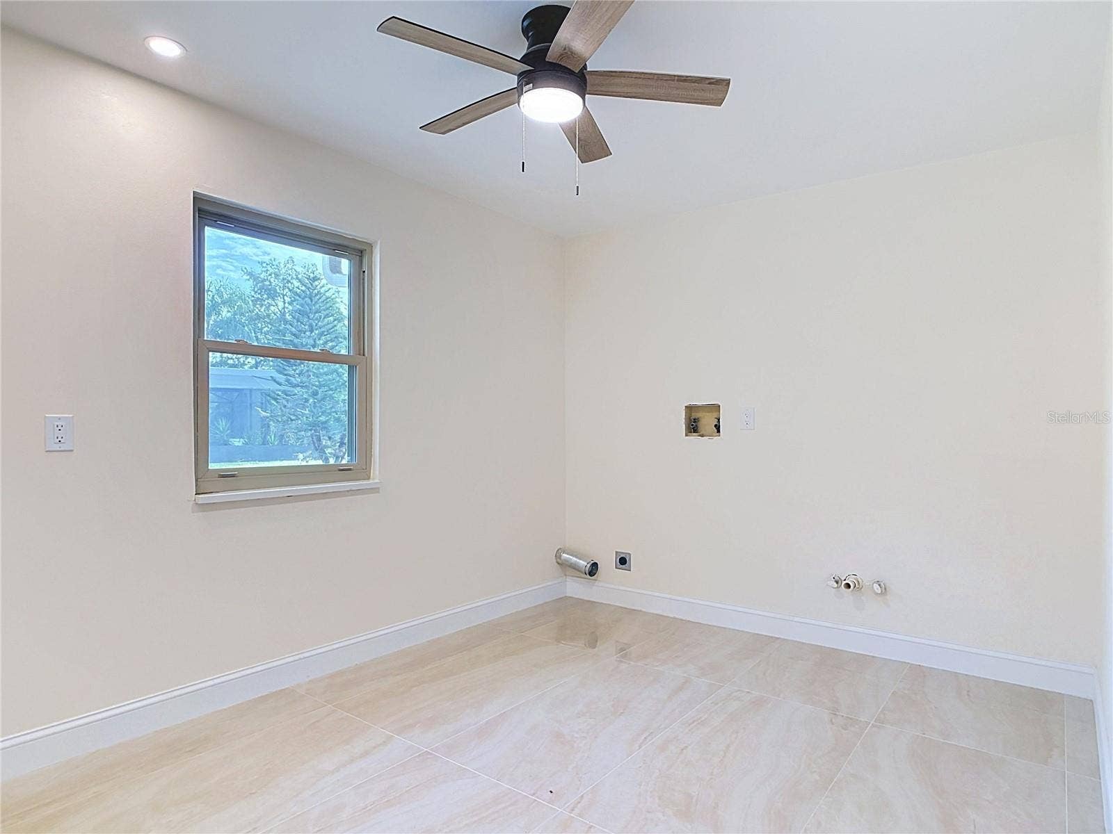 laundry room 13x9