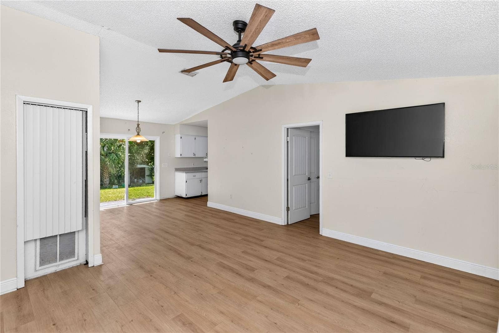 209 DELESPINE DRIVE, Debary, FL 32713 209 DELESPINE DRIVE, Debary, FL 32713