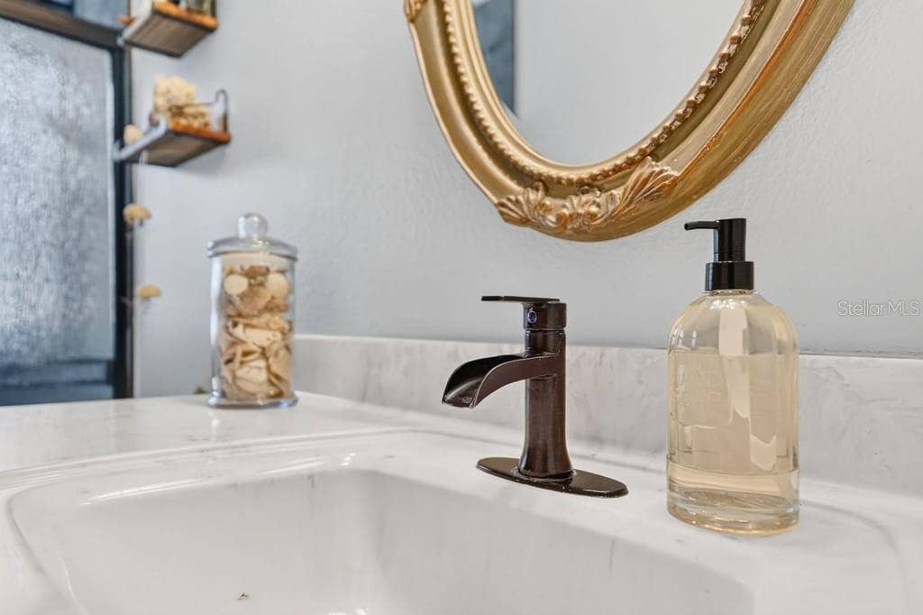 1580 DELAND AVENUE, Orange City, FL 32763 Secondary Bathroom