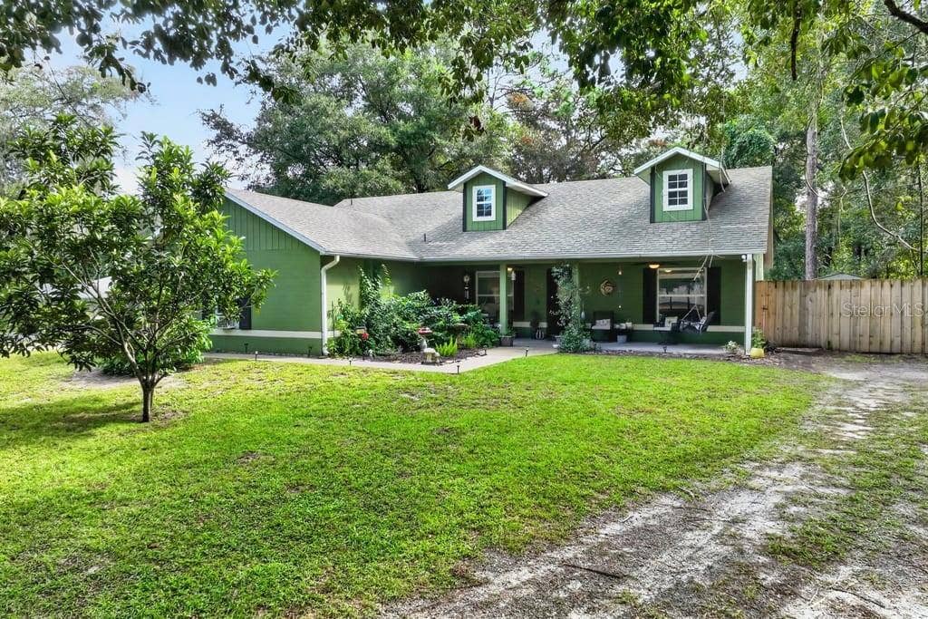 1580 DELAND AVENUE, Orange City, FL 32763 Front of House