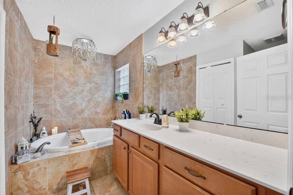 1580 DELAND AVENUE, Orange City, FL 32763 Primary Bathroom