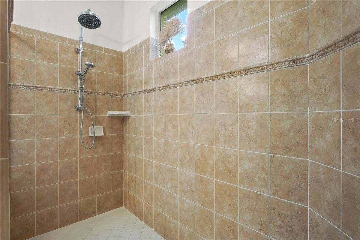 Primary Oversized shower