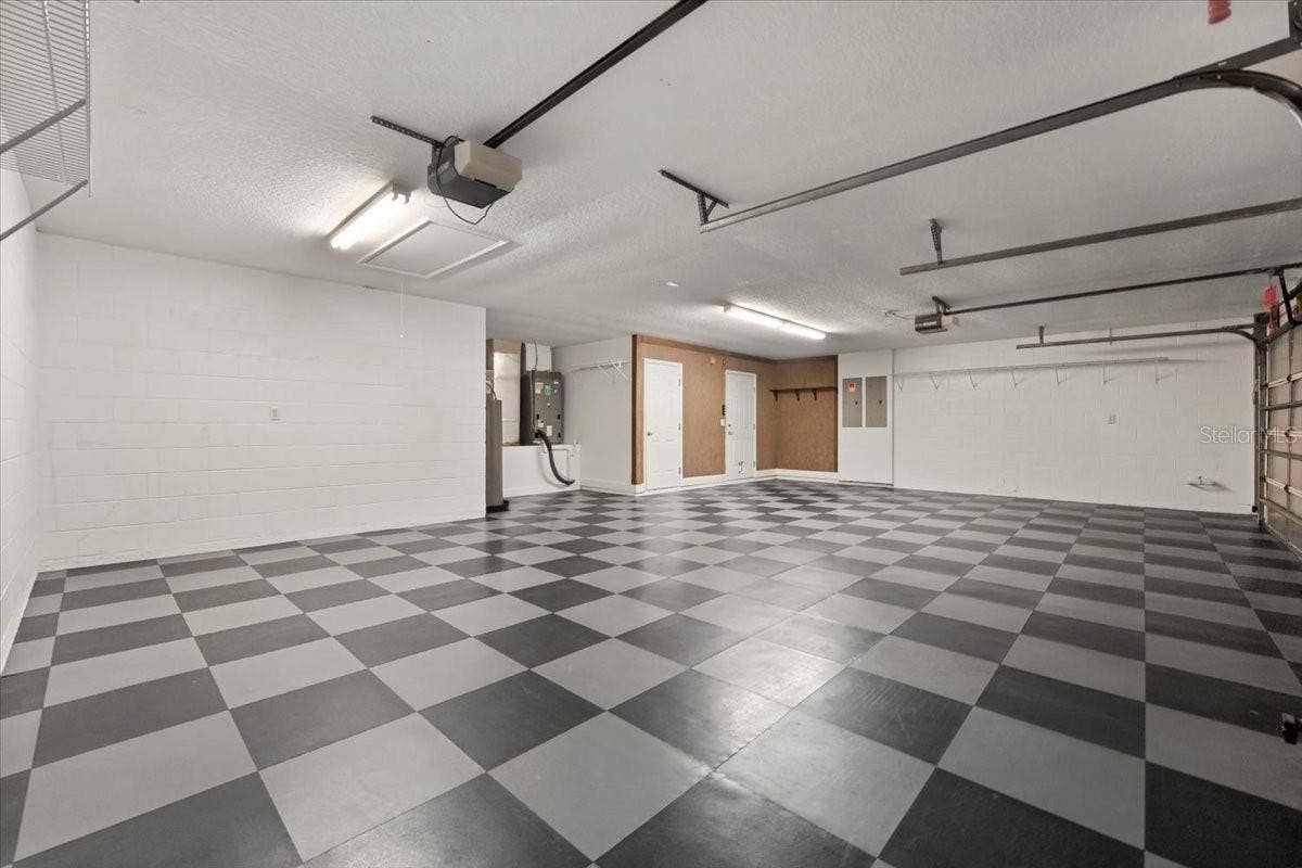 3 Car Garage