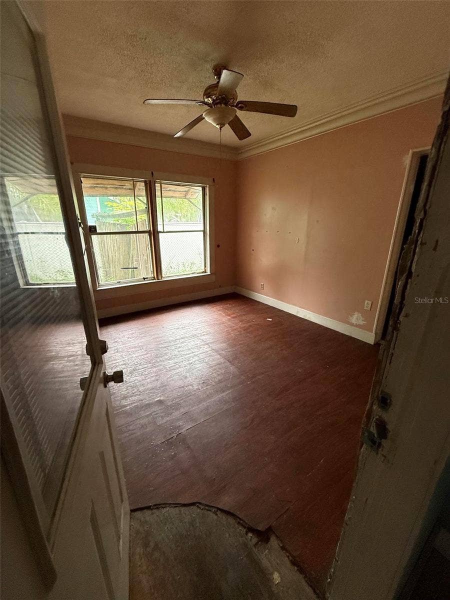 335 W WISCONSIN AVENUE, Deland, FL 32720 335 W WISCONSIN AVENUE, Deland, FL 32720