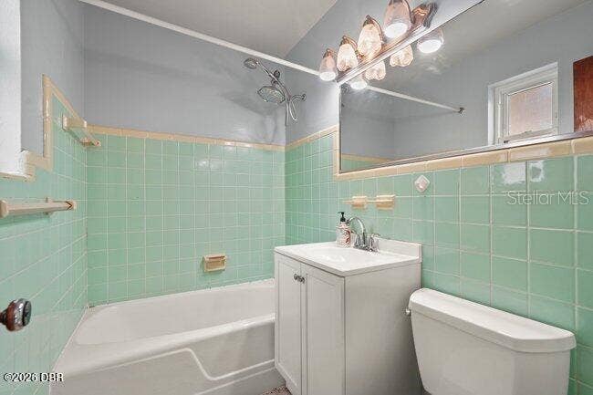 1002 THUNDERBIRD DRIVE, Daytona Beach, FL 32117
