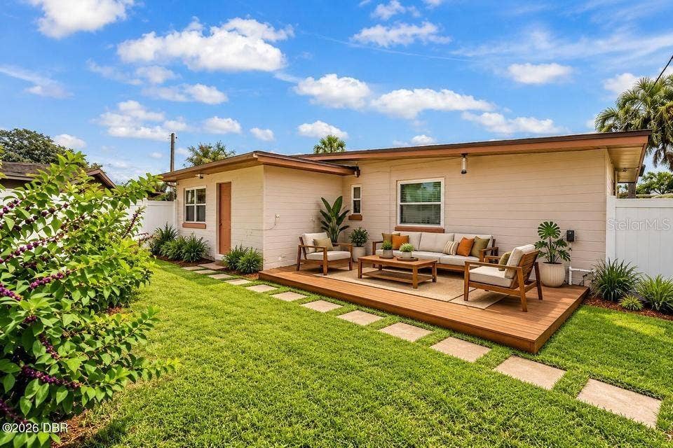 1002 THUNDERBIRD DRIVE, Daytona Beach, FL 32117