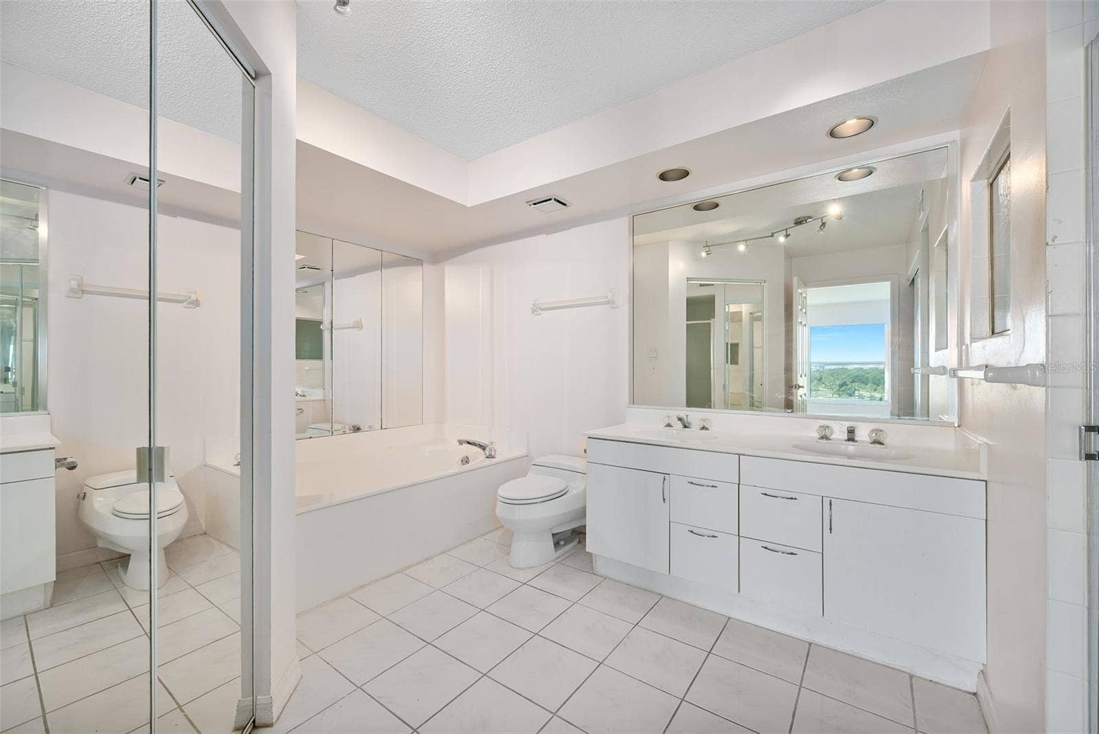 544 MARINA POINT DRIVE, #5440, Daytona Beach, FL 32114 544 MARINA POINT DRIVE, #5440, Daytona Beach, FL 32114