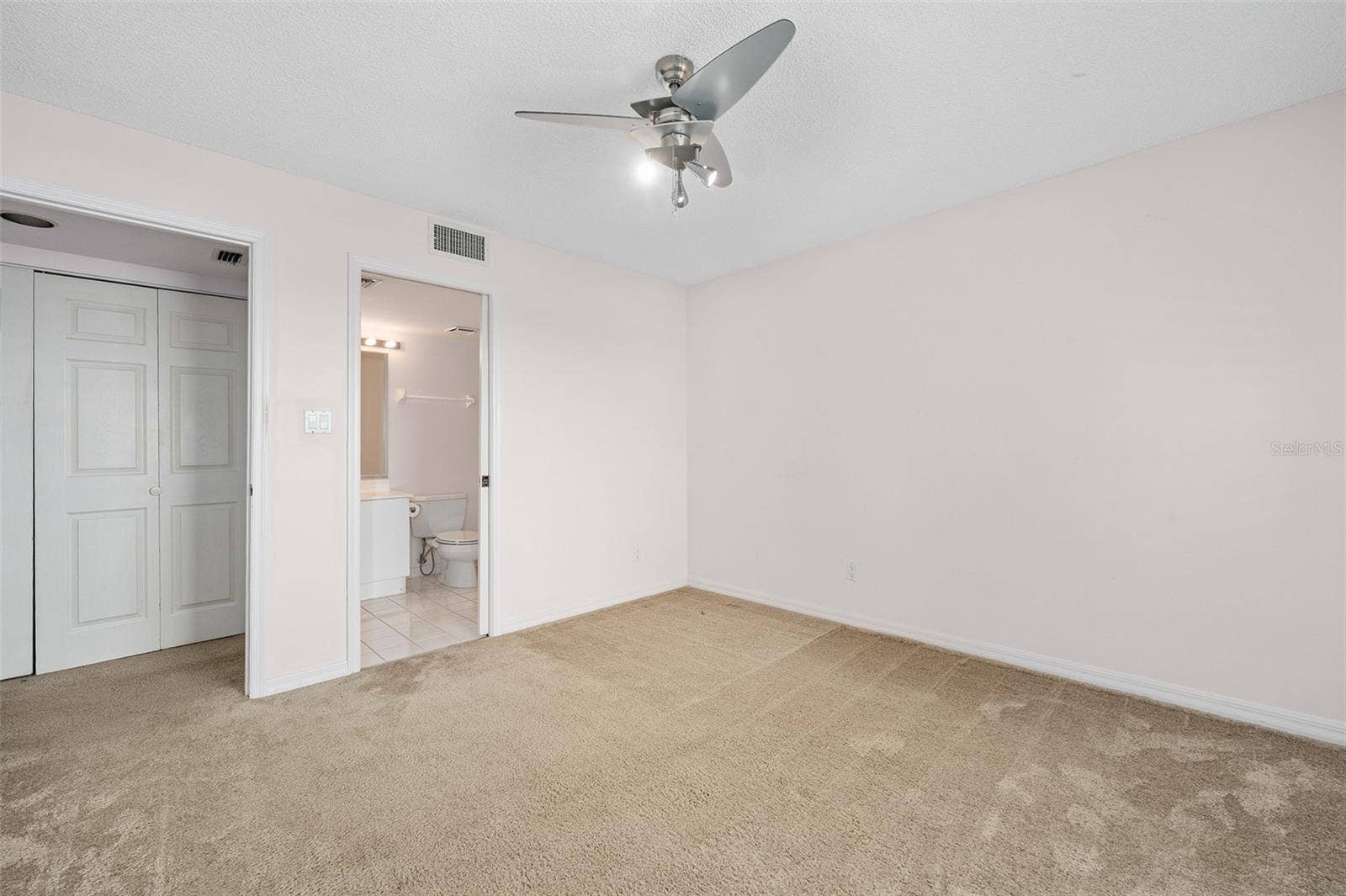 544 MARINA POINT DRIVE, #5440, Daytona Beach, FL 32114 544 MARINA POINT DRIVE, #5440, Daytona Beach, FL 32114