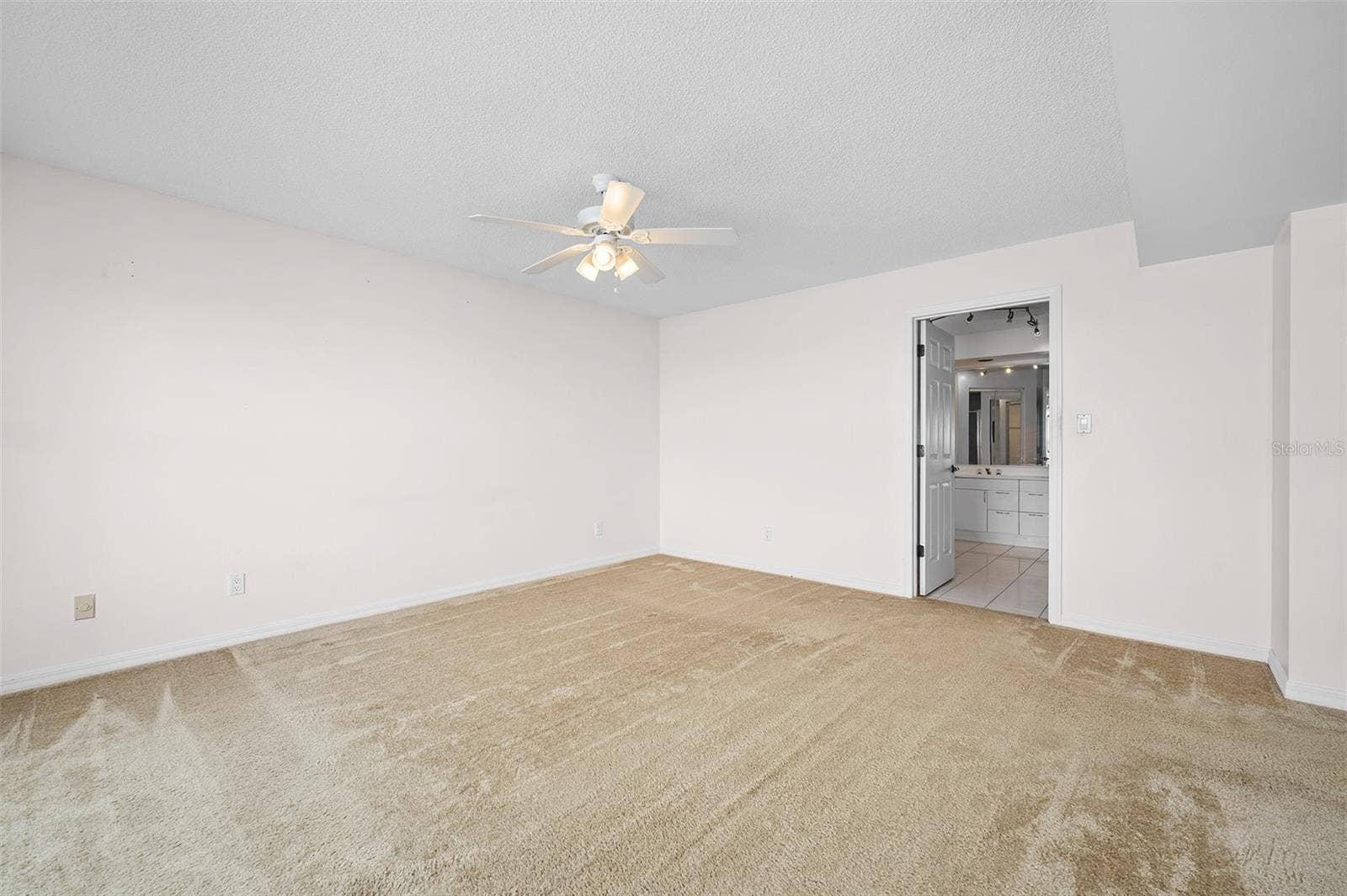 544 MARINA POINT DRIVE, #5440, Daytona Beach, FL 32114 544 MARINA POINT DRIVE, #5440, Daytona Beach, FL 32114