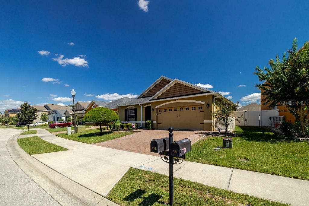 252 SHERRI LEE LANE, Deland, FL 32720 S