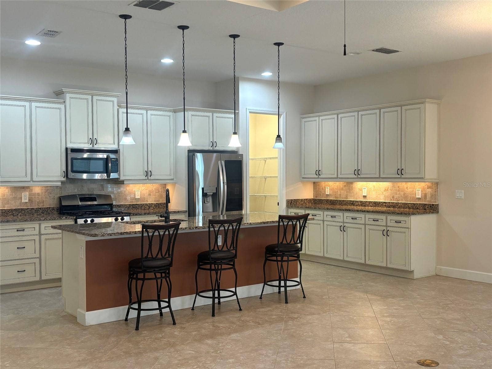 1076 GARDENSHIRE LANE, Deland, FL 32724 1076 GARDENSHIRE LANE, Deland, FL 32724