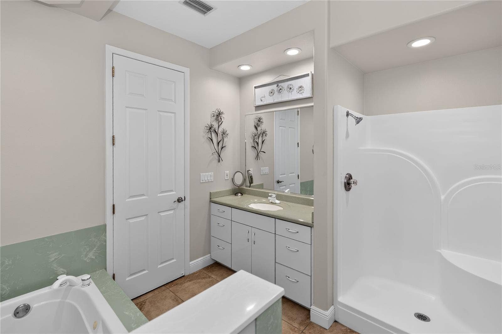 105 ALEXANDRA WOODS DRIVE, Debary, FL 32713