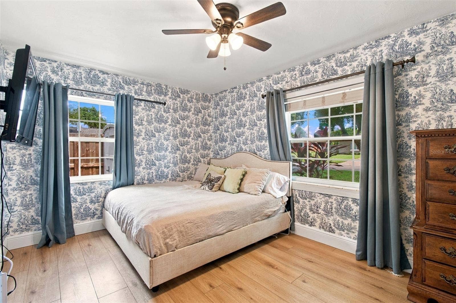 806 N GOMEZ AVENUE, Tampa, FL 33609