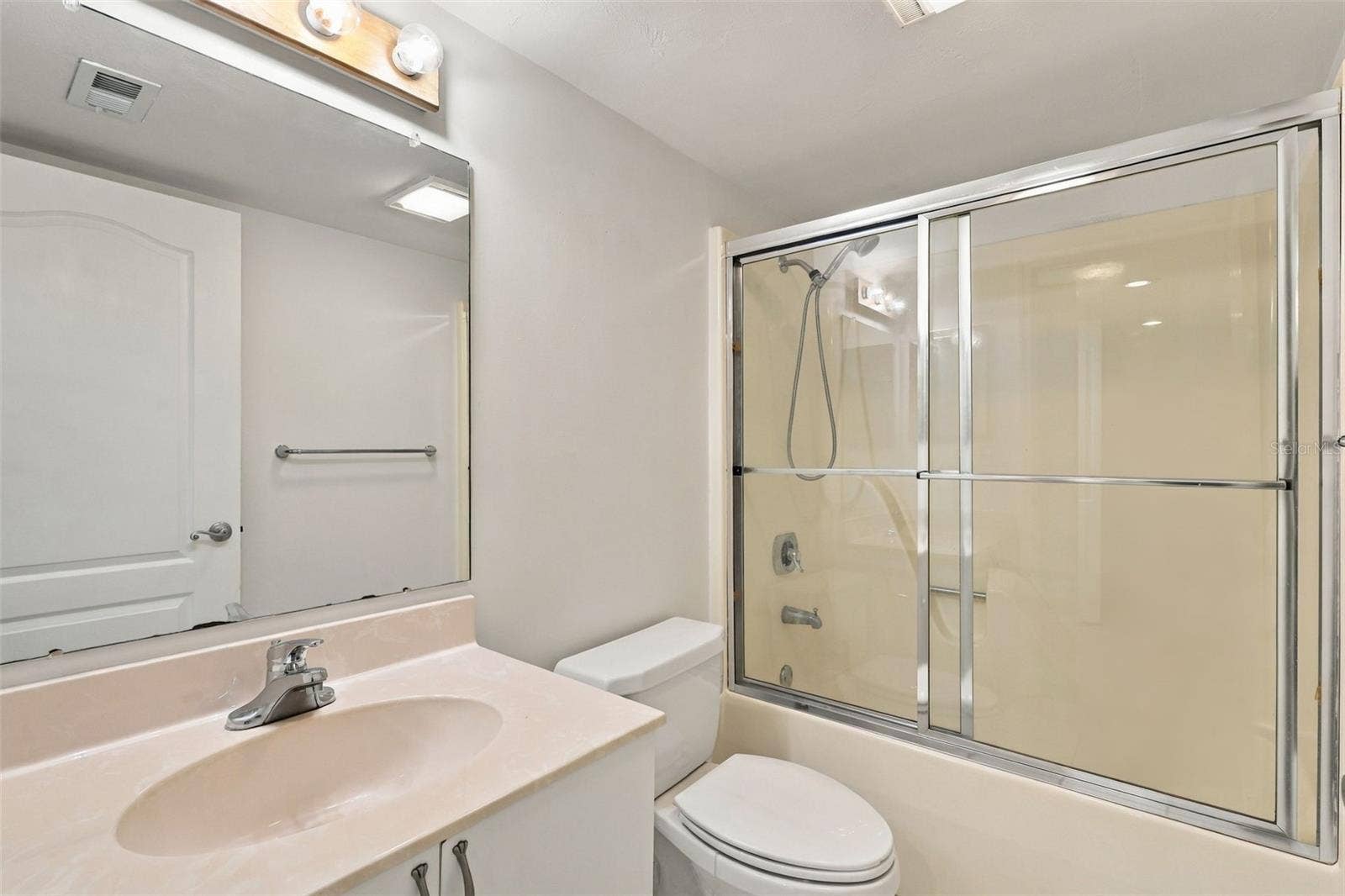 4 OCEANS WEST BOULEVARD, #402A, Daytona Beach Shores, FL 32118 4 OCEANS WEST BOULEVARD, #402A, Daytona Beach Shores, FL 32118