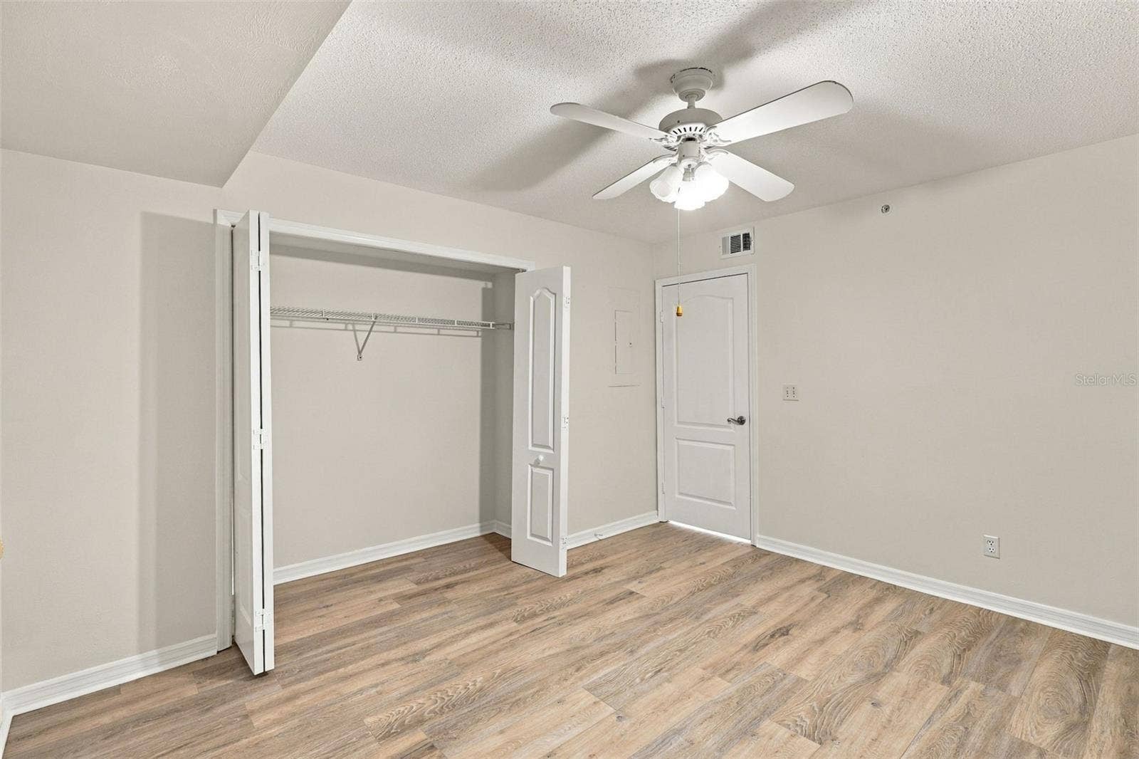 4 OCEANS WEST BOULEVARD, #402A, Daytona Beach Shores, FL 32118 4 OCEANS WEST BOULEVARD, #402A, Daytona Beach Shores, FL 32118