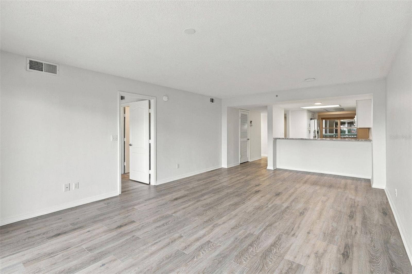 4 OCEANS WEST BOULEVARD, #402A, Daytona Beach Shores, FL 32118 4 OCEANS WEST BOULEVARD, #402A, Daytona Beach Shores, FL 32118