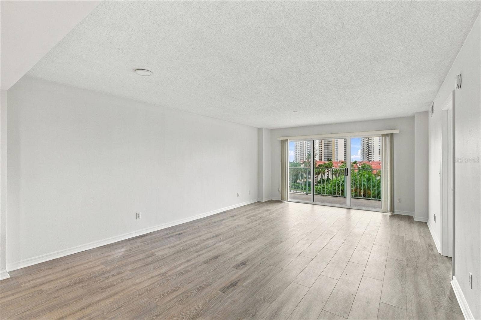 4 OCEANS WEST BOULEVARD, #402A, Daytona Beach Shores, FL 32118 4 OCEANS WEST BOULEVARD, #402A, Daytona Beach Shores, FL 32118