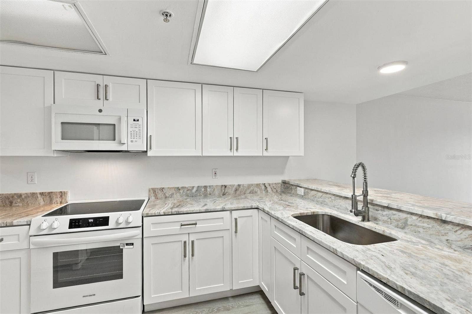 4 OCEANS WEST BOULEVARD, #402A, Daytona Beach Shores, FL 32118 4 OCEANS WEST BOULEVARD, #402A, Daytona Beach Shores, FL 32118