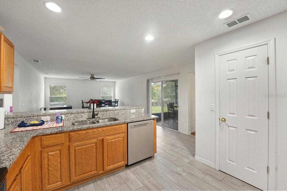 1725 HERNANDO AVENUE, Deltona, FL 32725