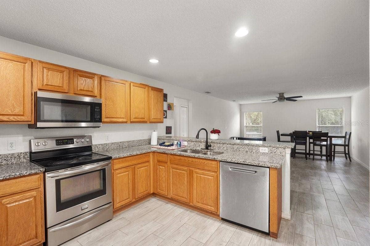 1725 HERNANDO AVENUE, Deltona, FL 32725