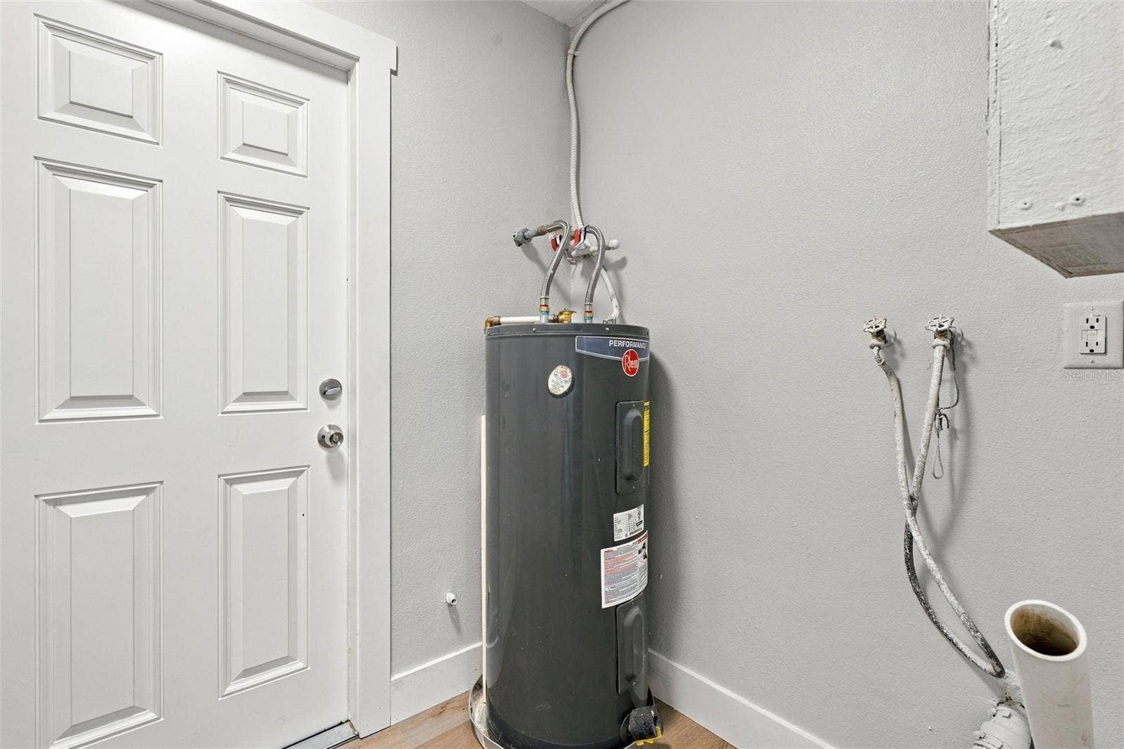 1321 FOUNTAINHEAD DRIVE, Deltona, FL 32725 Laundry Room
