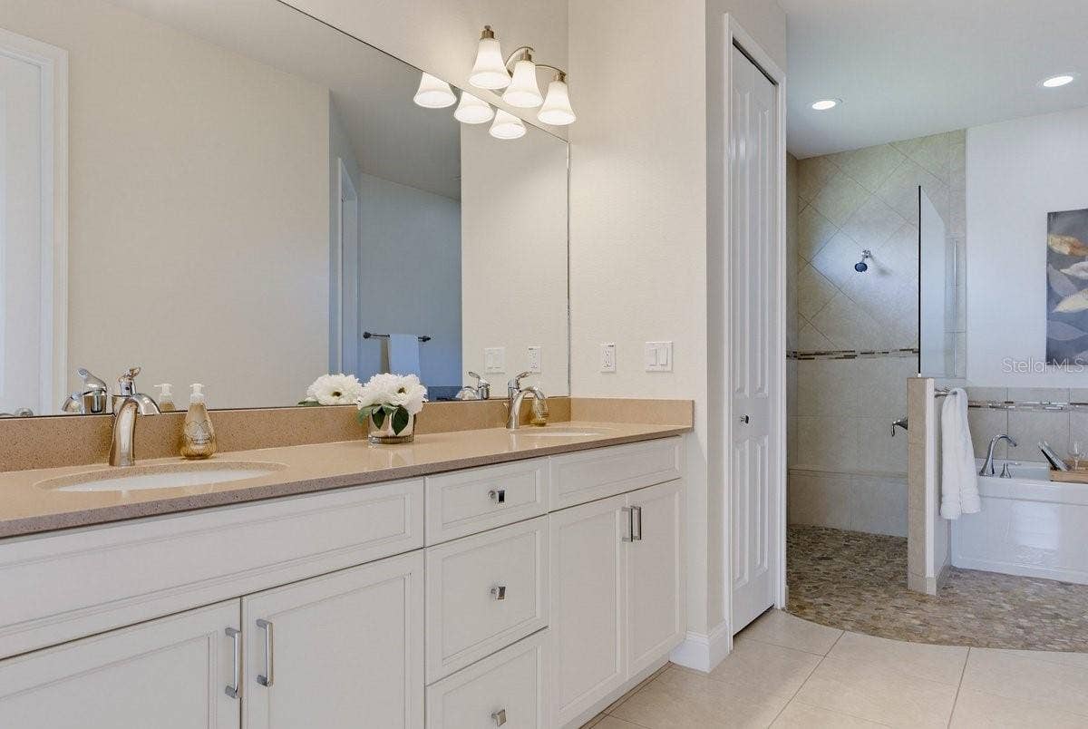 29 THORNHILL CHASE CIRCLE, Ormond Beach, FL 32174 29 THORNHILL CHASE CIRCLE, Ormond Beach, FL 32174