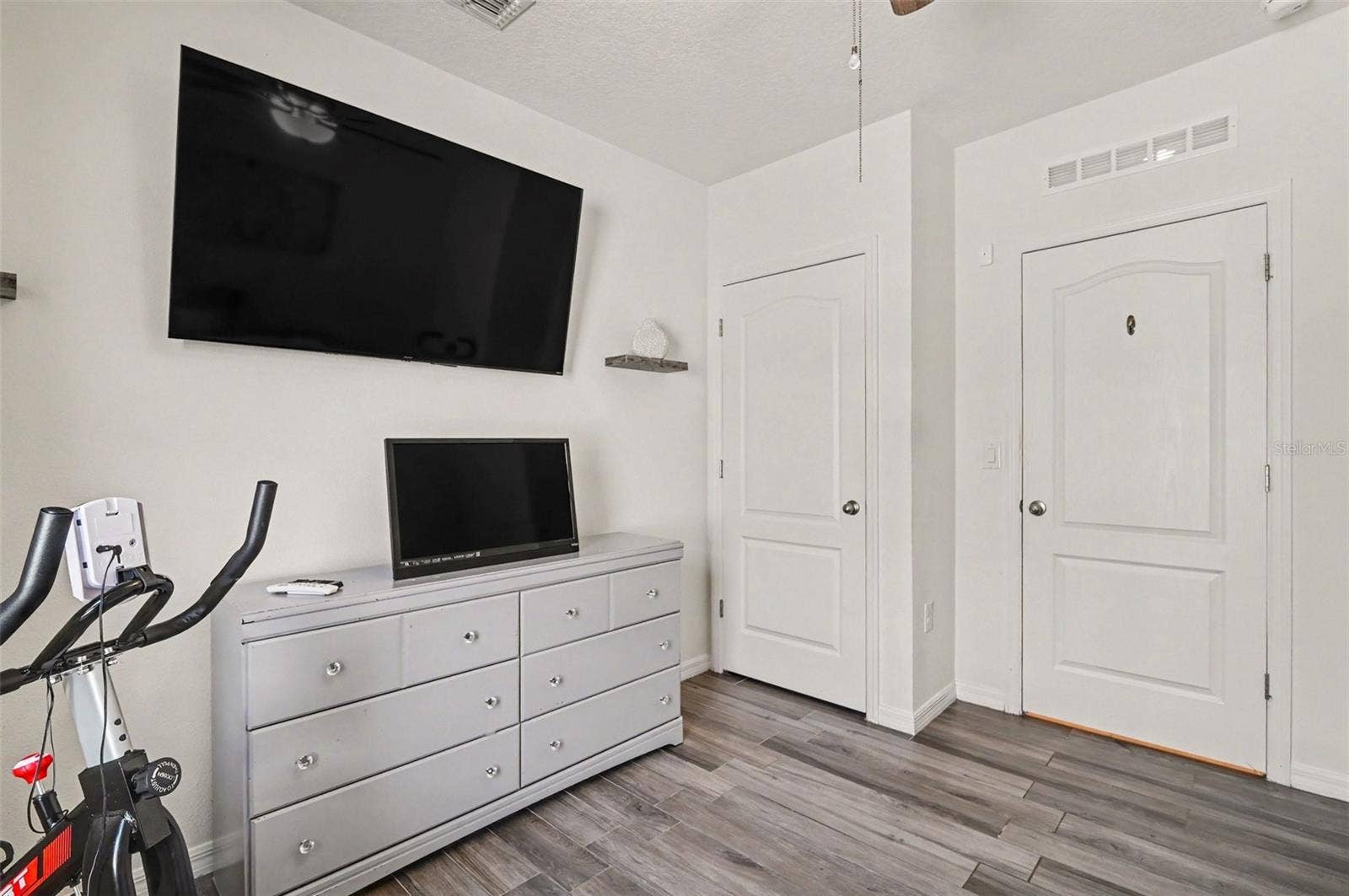 323 CHARLES DRIVE, Deland, FL 32724 323 CHARLES DRIVE, Deland, FL 32724