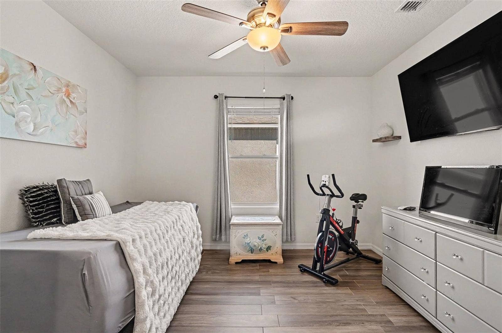 323 CHARLES DRIVE, Deland, FL 32724 323 CHARLES DRIVE, Deland, FL 32724