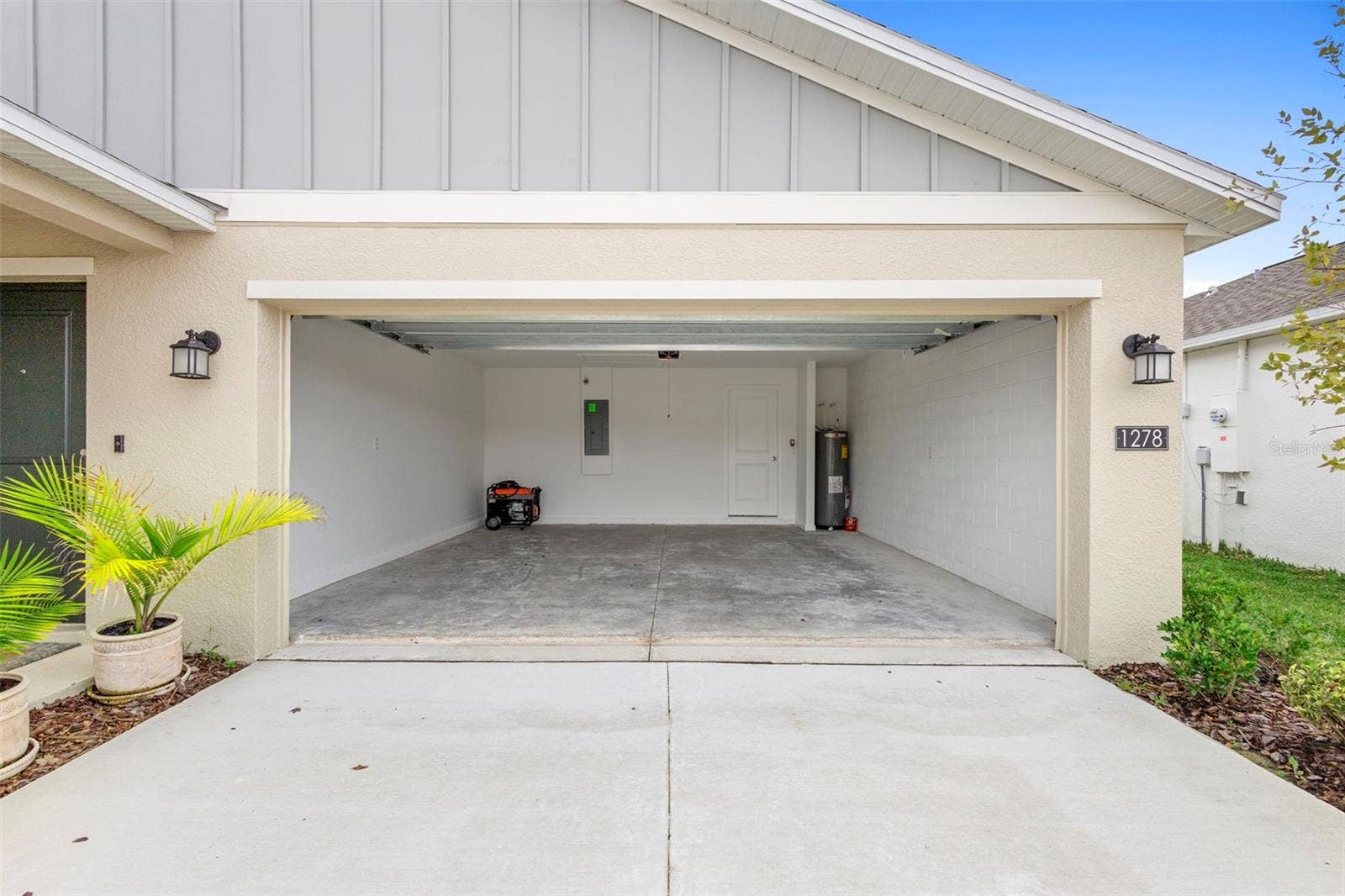 1278 BELLE ISLE LANE, Daytona Beach, FL 32124 1278 BELLE ISLE LANE, Daytona Beach, FL 32124