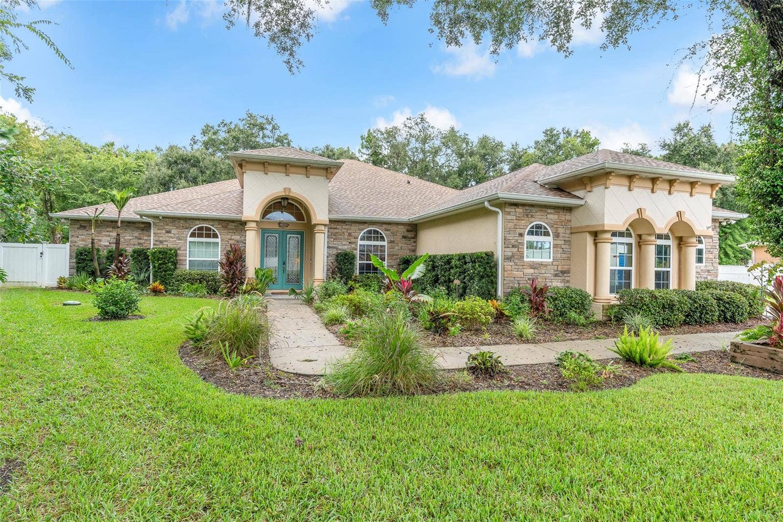 3384 COUNTRY MANOR DRIVE, South Daytona, FL 32119