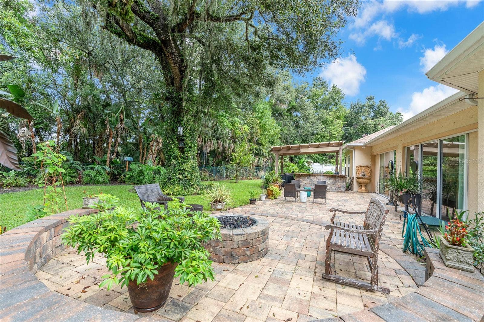 3384 COUNTRY MANOR DRIVE, South Daytona, FL 32119