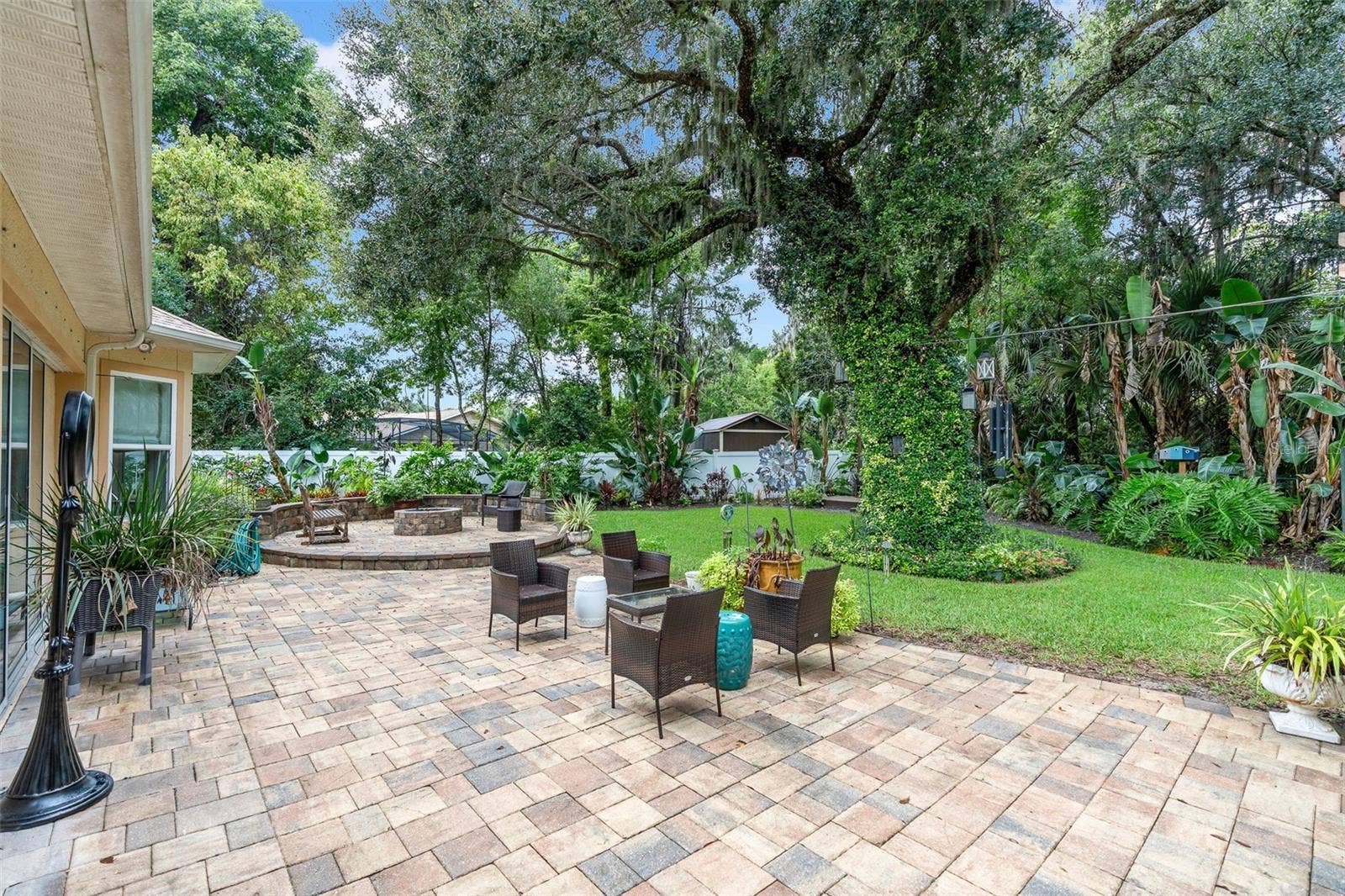 3384 COUNTRY MANOR DRIVE, South Daytona, FL 32119