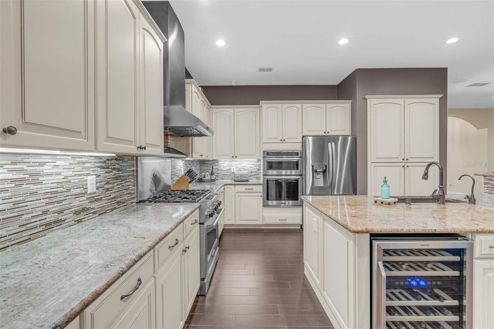 3384 COUNTRY MANOR DRIVE, South Daytona, FL 32119