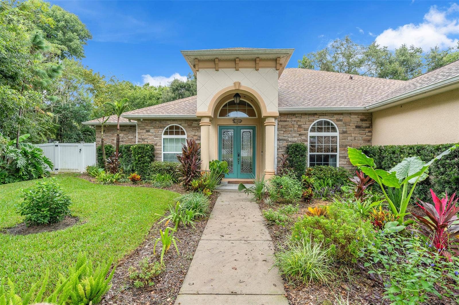 3384 COUNTRY MANOR DRIVE, South Daytona, FL 32119