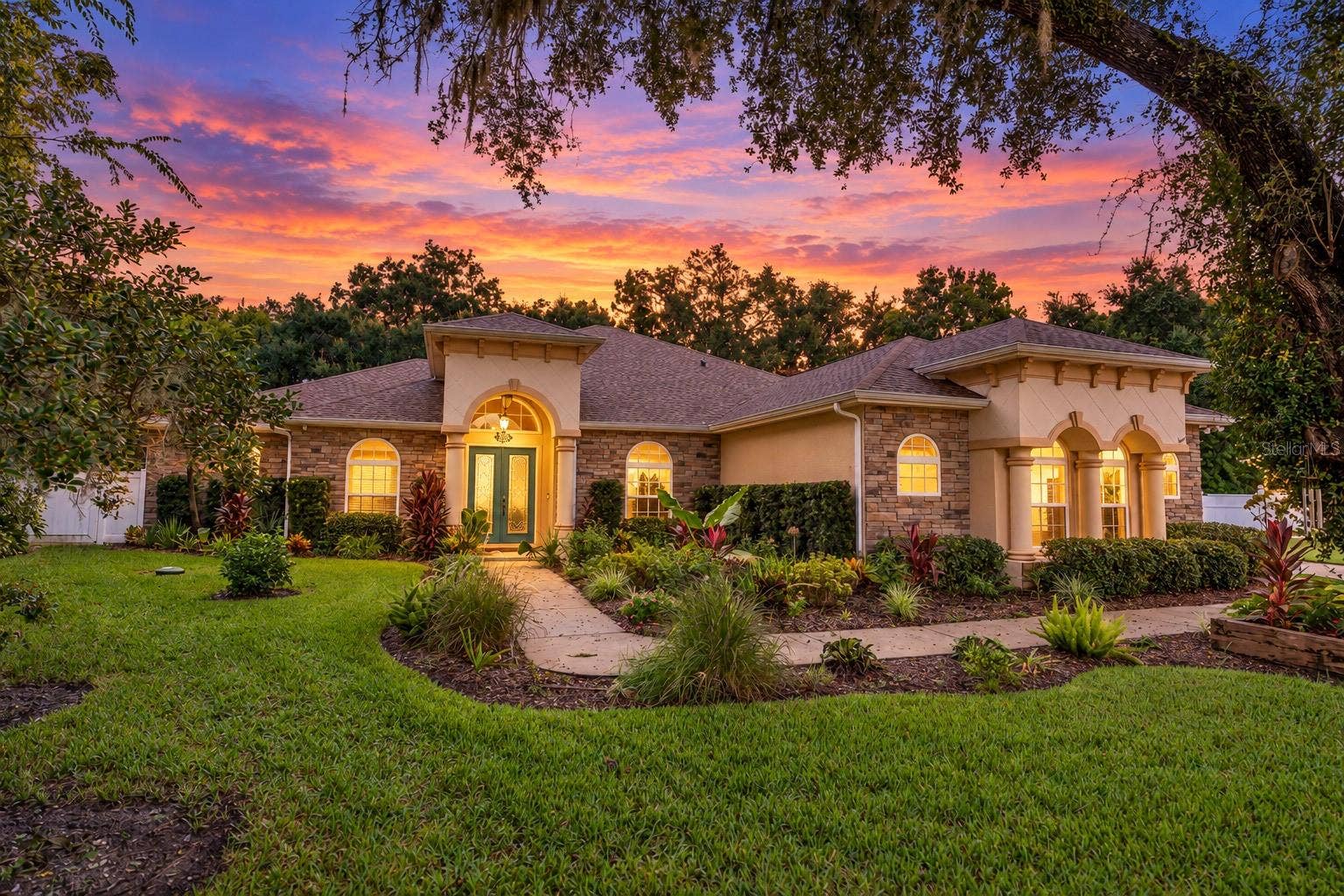 3384 COUNTRY MANOR DRIVE, South Daytona, FL 32119