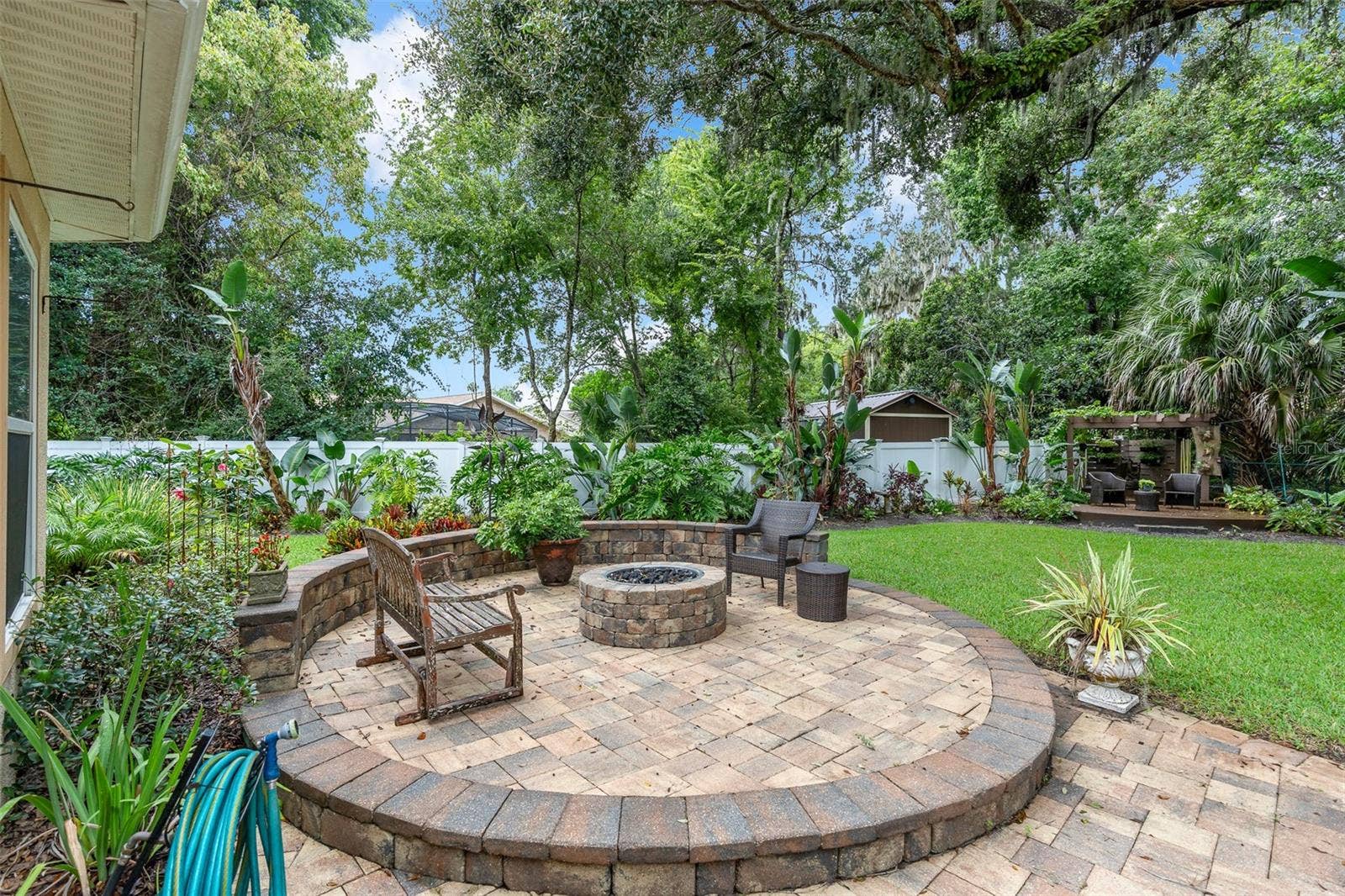3384 COUNTRY MANOR DRIVE, South Daytona, FL 32119