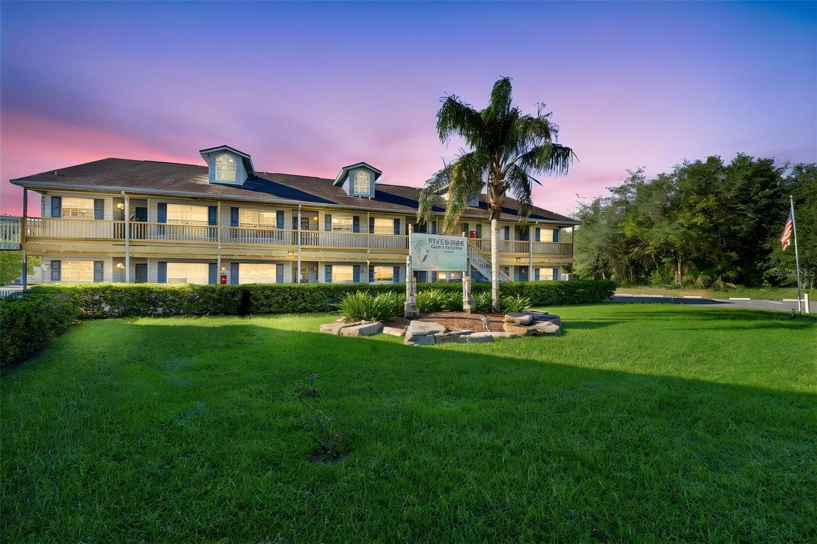 313 DIRKSEN DRIVE, #G4, Debary, FL 32713 WELCOME IN!