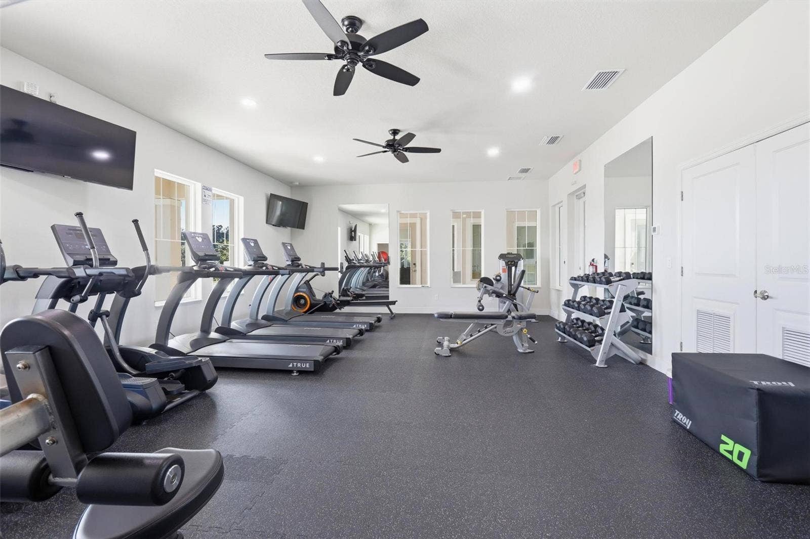 883 LAKE HILL WAY, Deland, FL 32724 883 LAKE HILL WAY, Deland, FL 32724