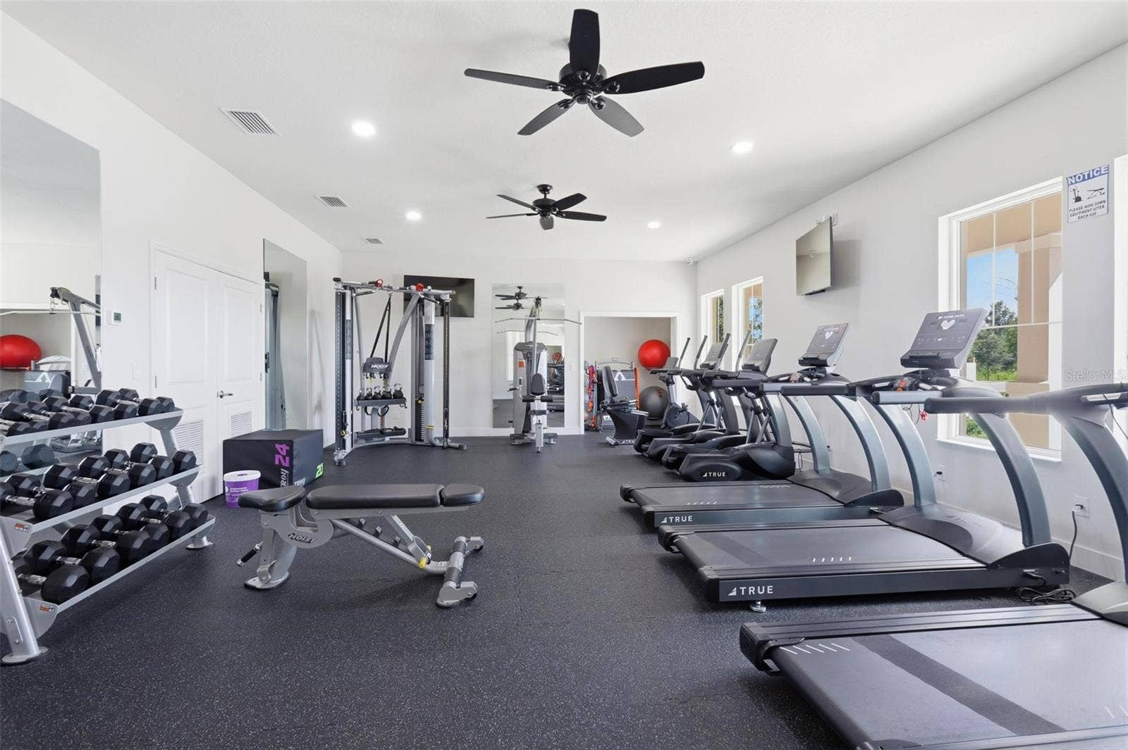 883 LAKE HILL WAY, Deland, FL 32724 883 LAKE HILL WAY, Deland, FL 32724