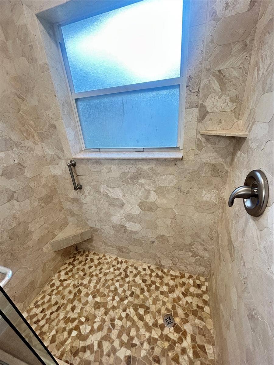 1901 KNOLTON AVENUE, Orange City, FL 32763 PRIMARY SHOWER