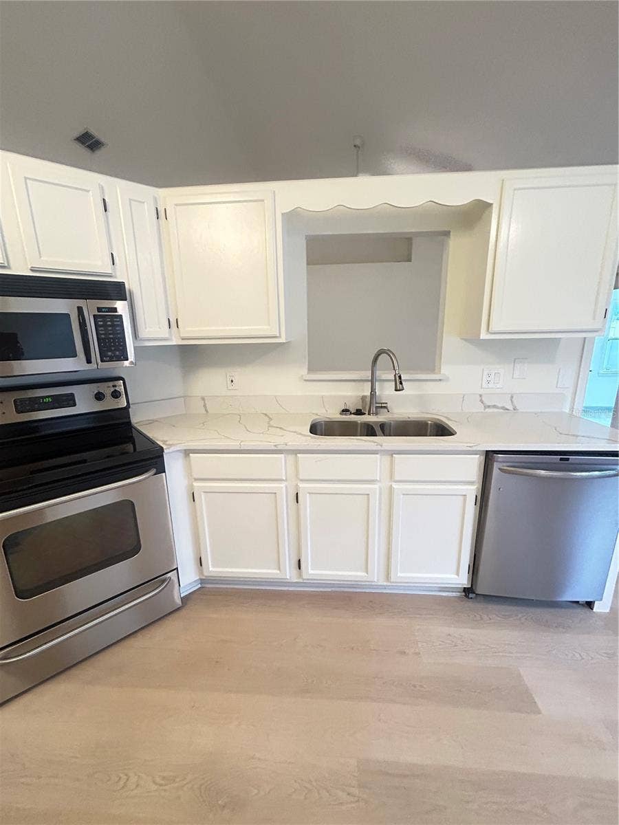 1901 KNOLTON AVENUE, Orange City, FL 32763 KITCHEN