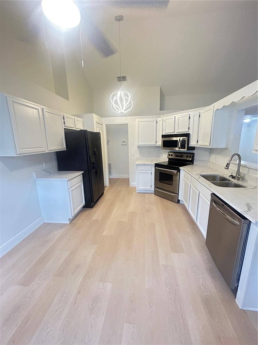 1901 KNOLTON AVENUE, Orange City, FL 32763 KITCHEN