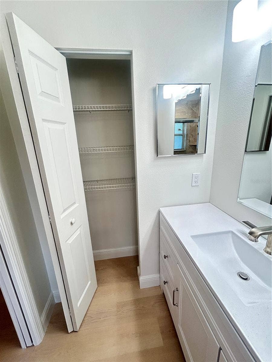 1901 KNOLTON AVENUE, Orange City, FL 32763 PRIMARY BATH W LINEN CLOSET