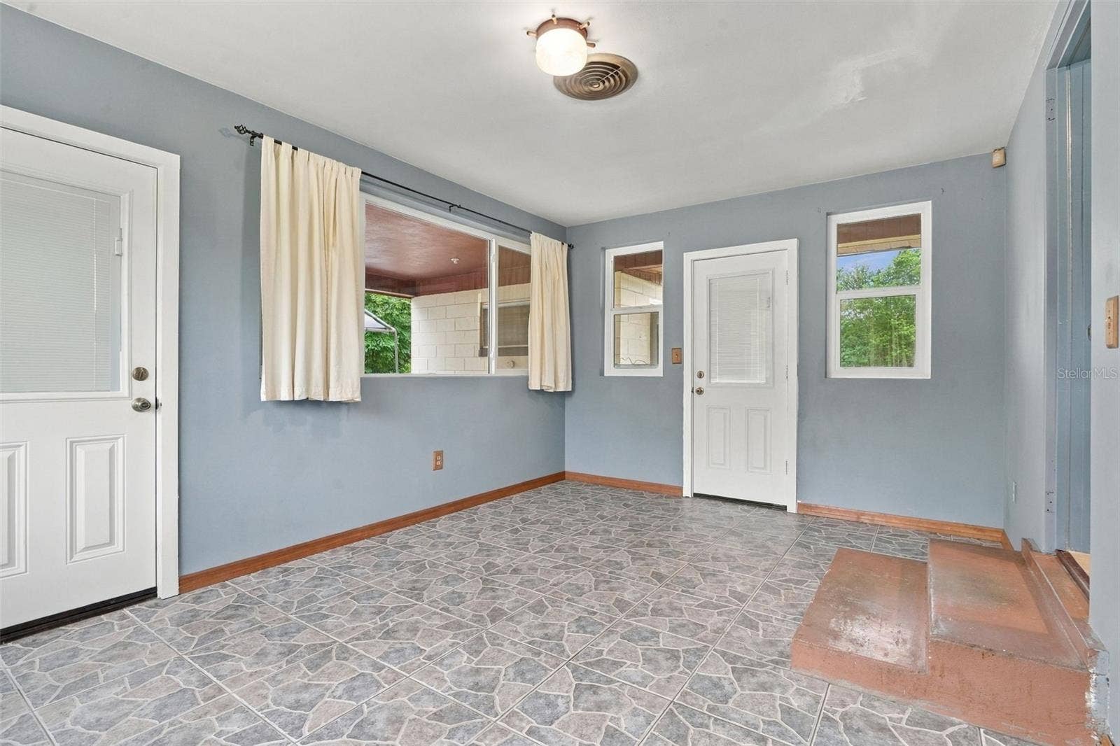 480 W NEW YORK AVENUE, Orange City, FL 32763 Florida room