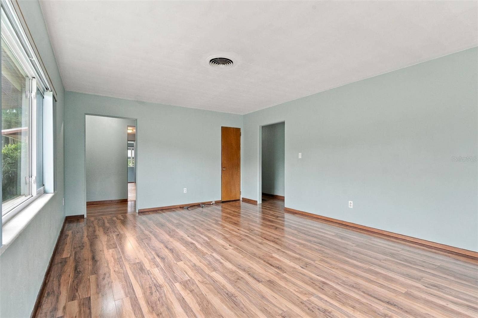 480 W NEW YORK AVENUE, Orange City, FL 32763 Living Room